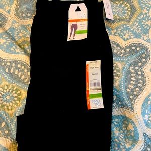 Black leggings NWT